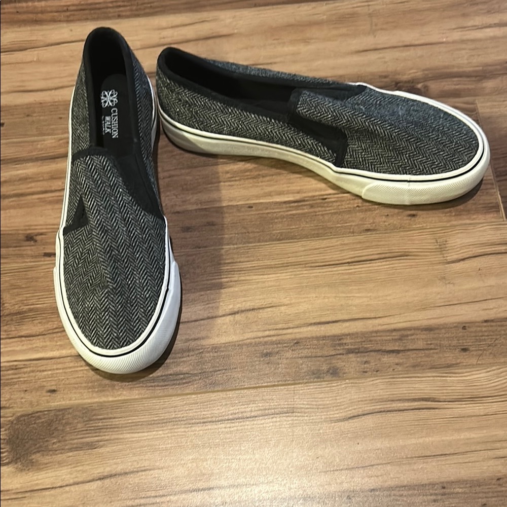 Women’s houndstooth Gray Slip-On Shoes